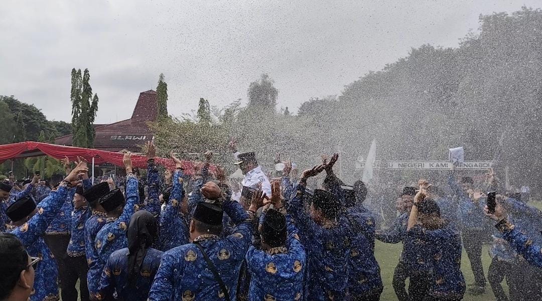 Hujan Syukur di Lapangan Pemkab Tegal, 3.962 PPPK Paruh Waktu Terima SK 