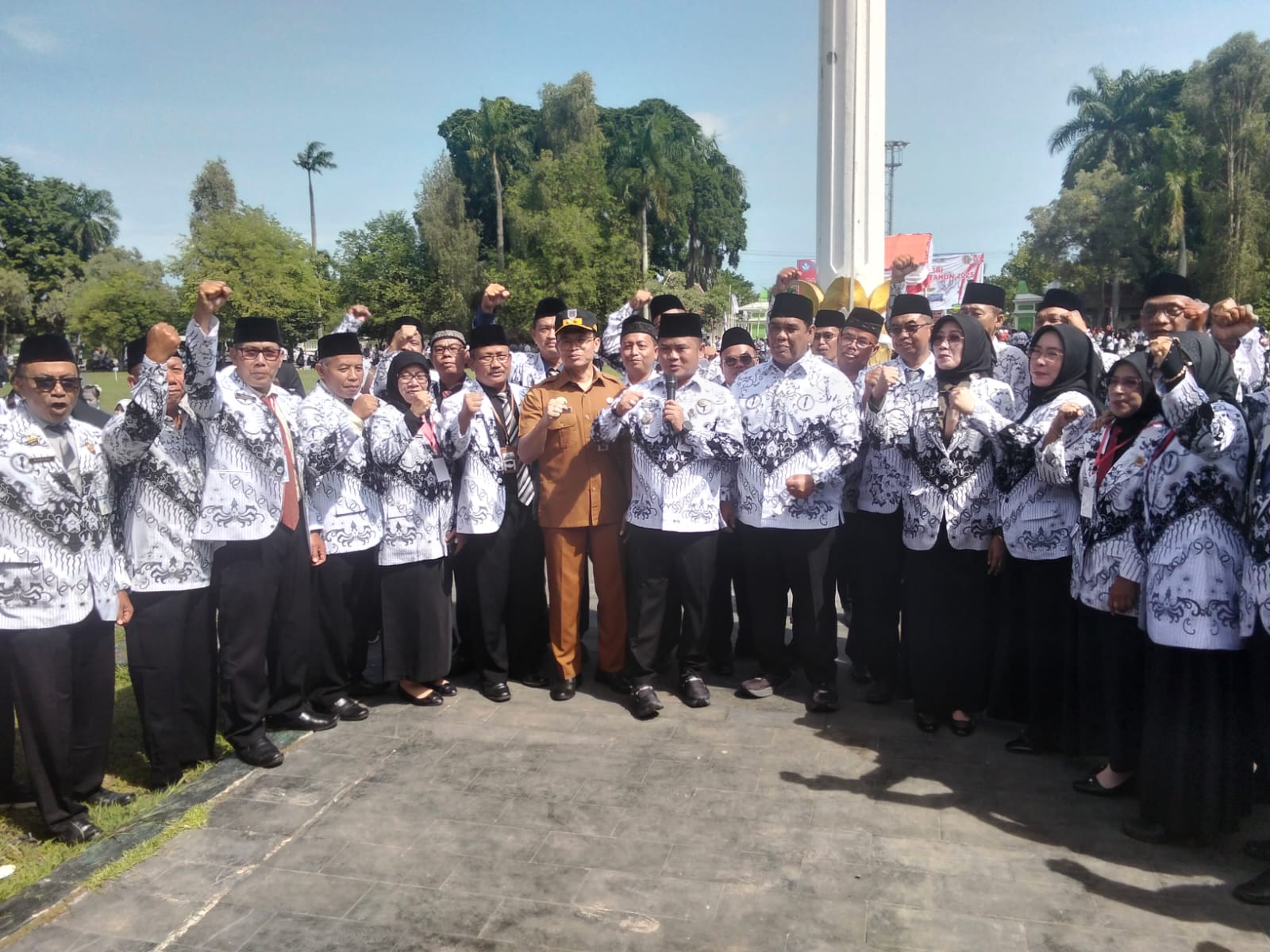 Hari Guru, Ajak Guru Luruskan Niat Perkuat Motivasi Teguhkan Jati Diri