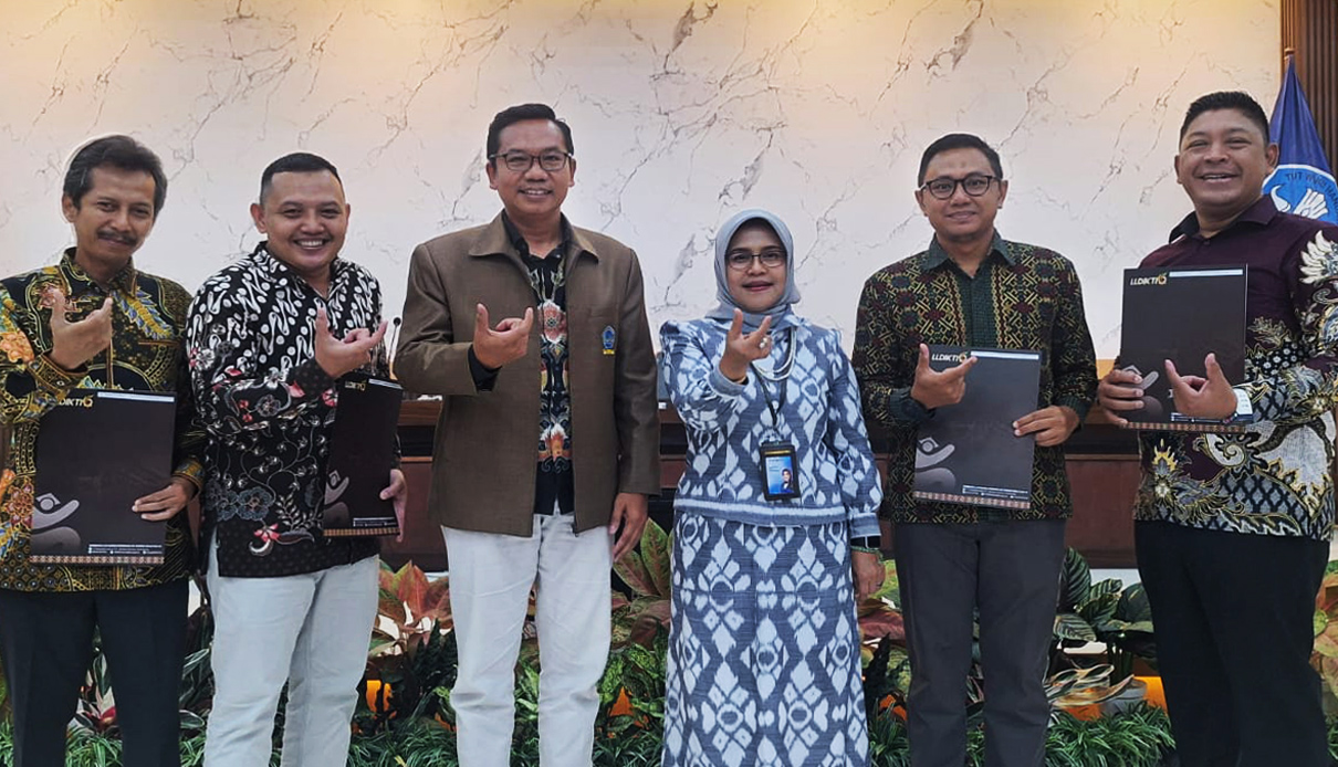 Empat Dosen UPS Tegal Sandang Jabatan Lektor Kepala