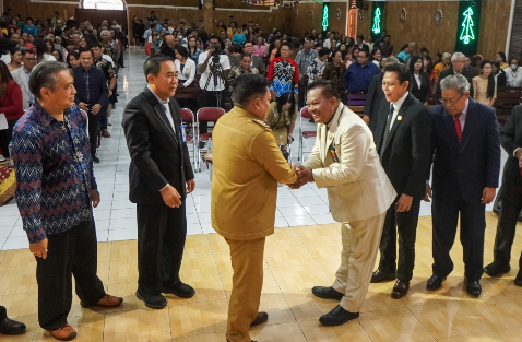 Robby Ajak Maknai Natal dengan Solidaritas dan Perkuat Identitas Kota Tertoleran