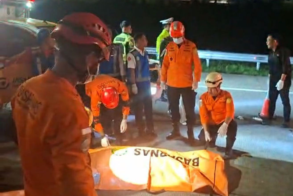 Bus PO Cahaya Trans Terguling di Exit Tol Krapyak Semarang, 15 Penumpang Tewas