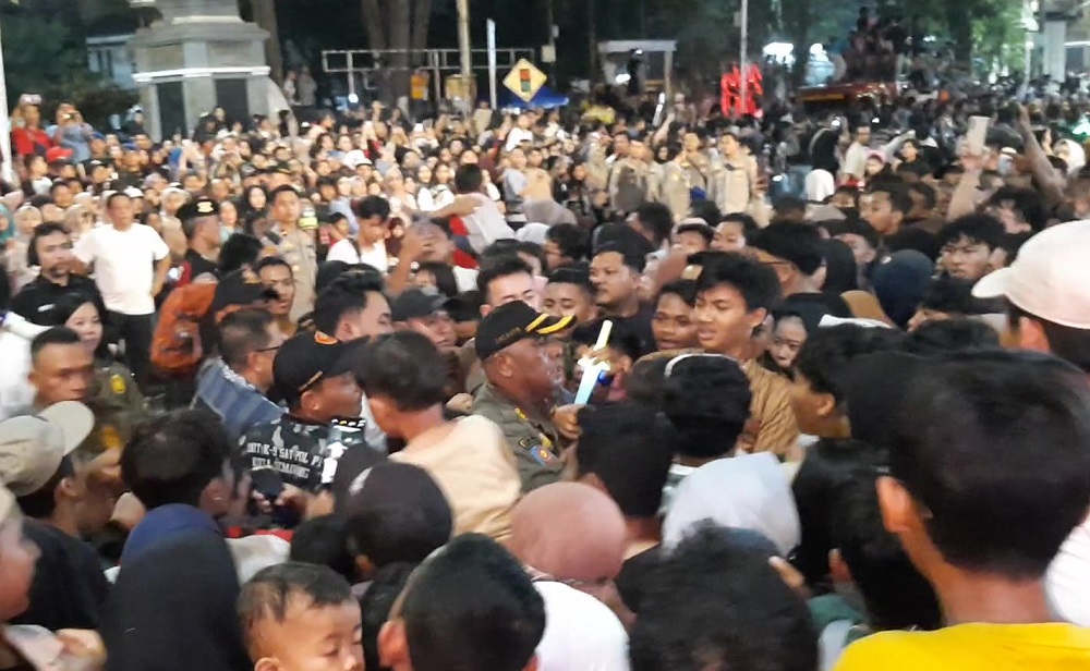 Kericuhan Warnai Semarang Night Carnival 2025, Pengunjung Bersitegang dengan Satpol PP