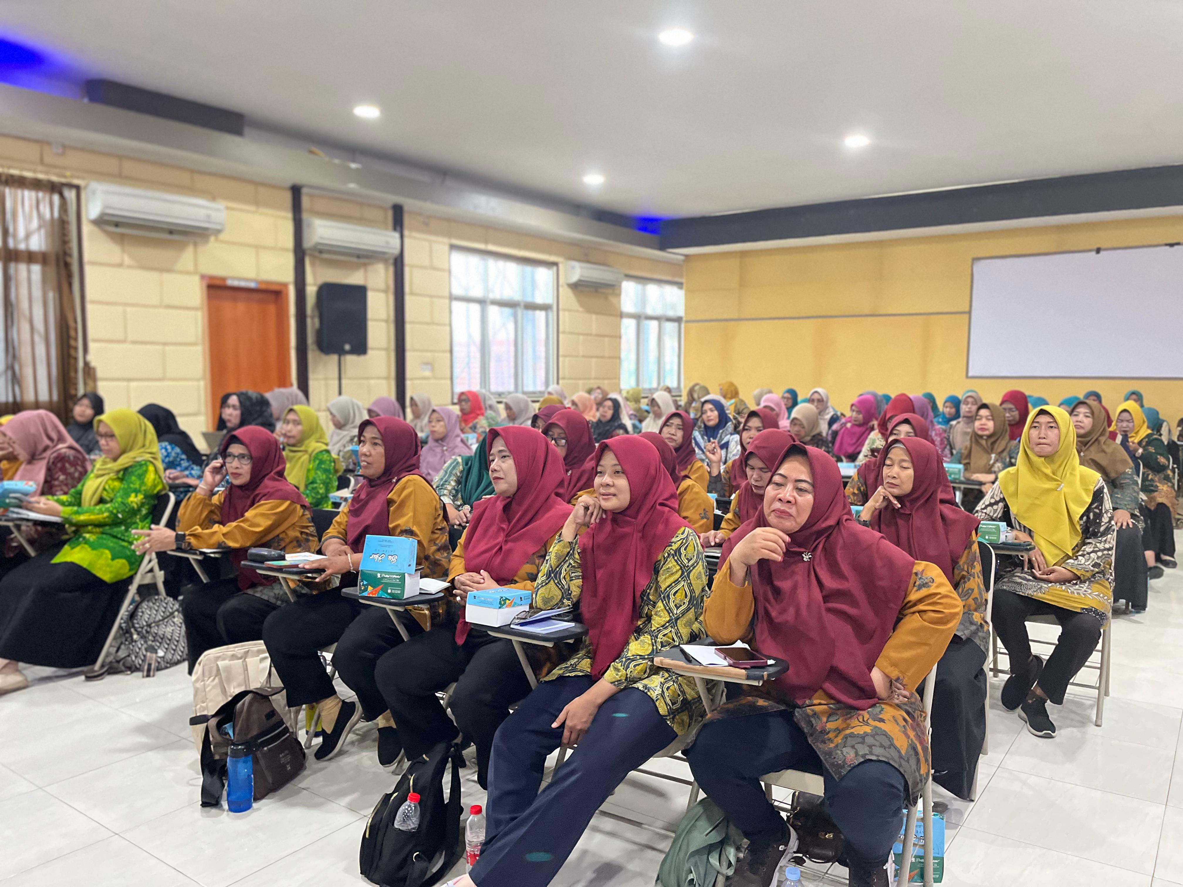 Tingkatkan Kompetensi Kader, Dinkes Kabupaten Tegal Genjot Pelatihan Digital Posyandu ‎