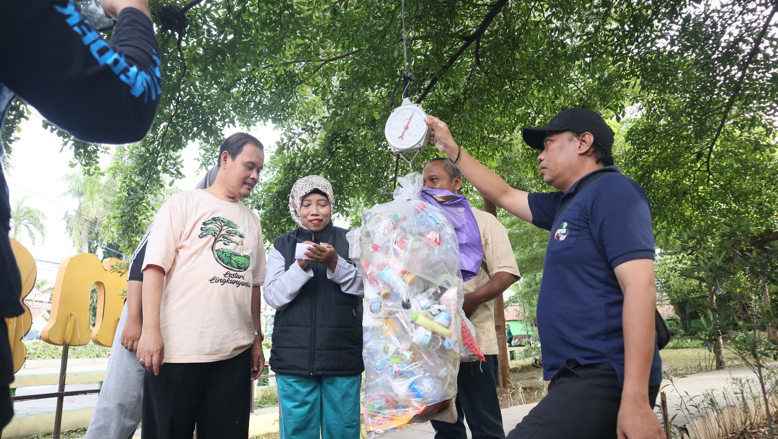 Senam Sehat hingga Tukar Sampah Warnai Hari Peduli Sampah Nasional 