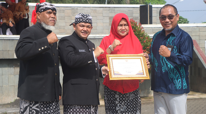 Banyubiru Raih Penghargaan Desa Matang Pengadaan