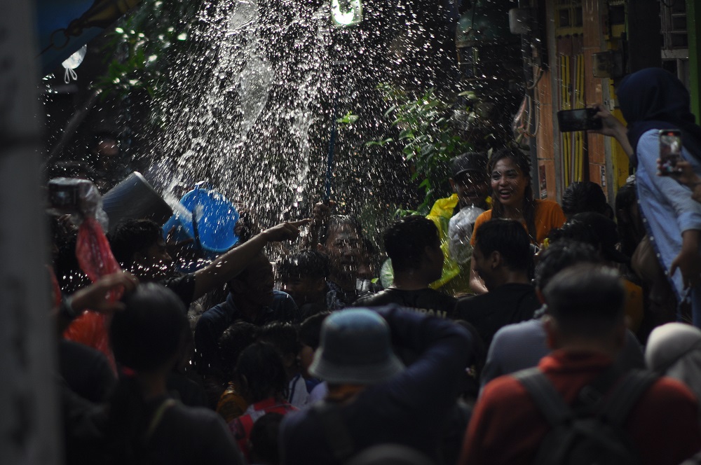 Sambut Ramadan, Warga Bustaman Mensucikan Diri dengan Perang Air pada Gebyur Bustaman