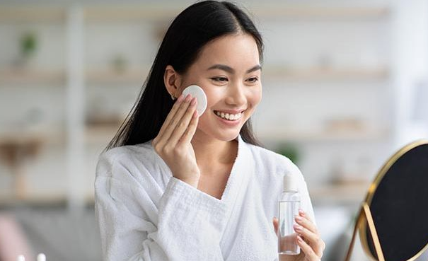 Masih Sering Terlewatkan! Ini Urutan Skincare Pagi yang Baik dan Benar Menurut Ahli Kecantikan