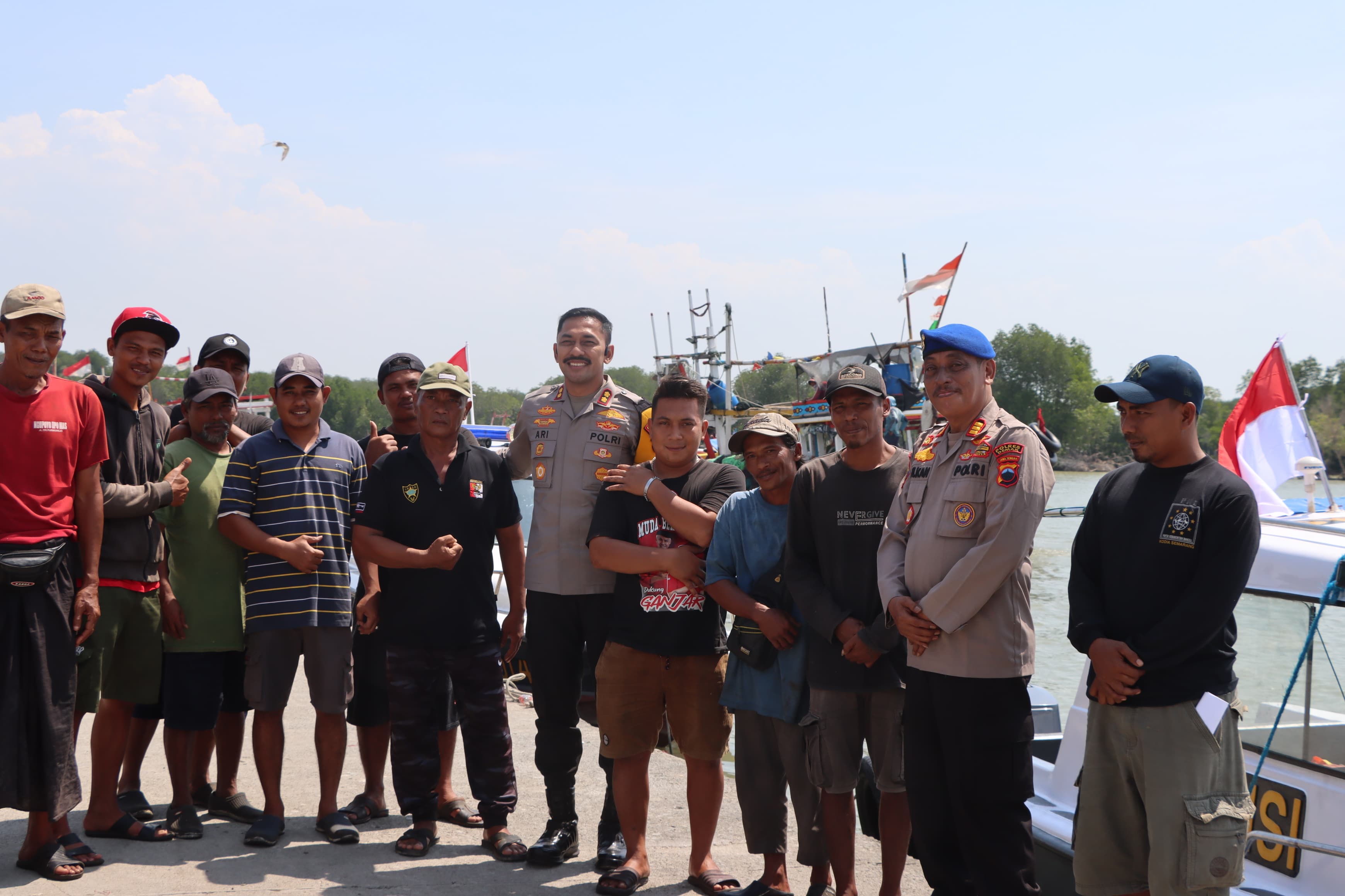 Berikan Pembinaan Tentang Pilkada dan  Ekosistem Laut, Ini Pesan Kapolres di Pesisir Demak