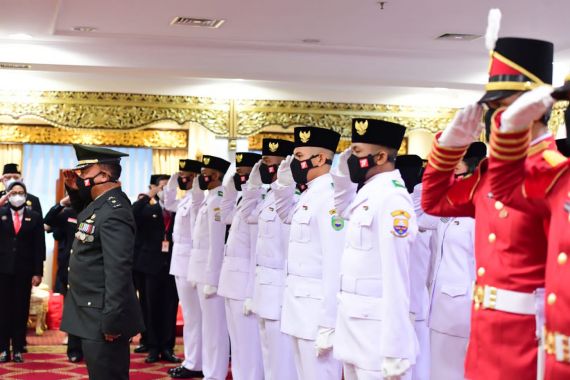 Ini Dia Sosok Pelajar yang Membawa Bendera Merah Putih di Istana Merdeka