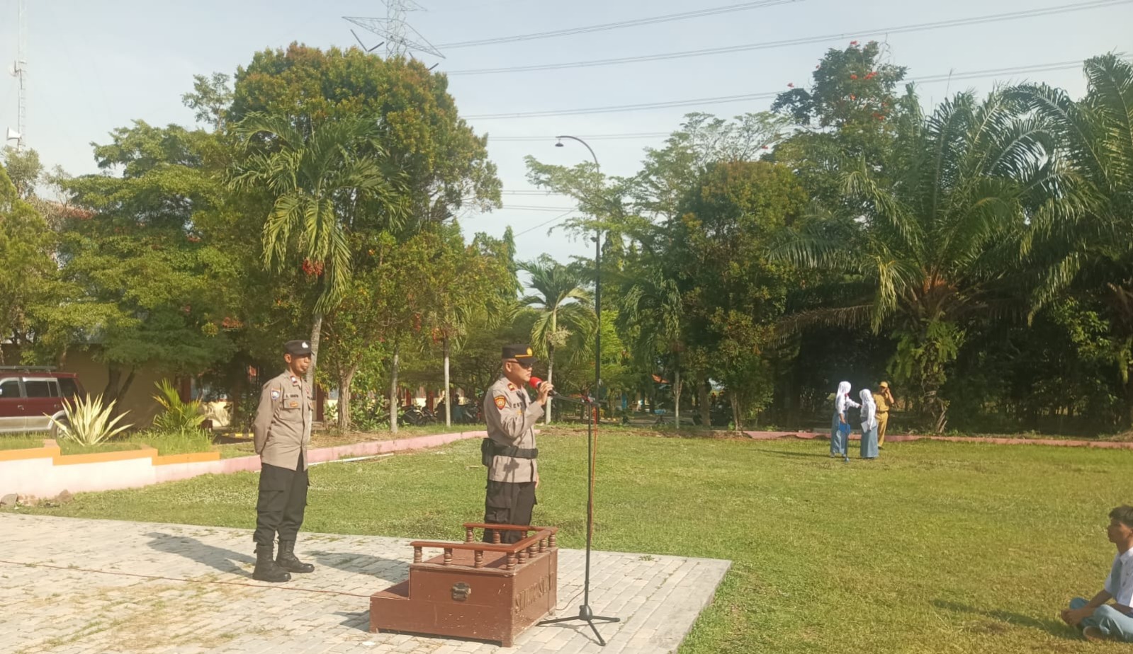 Polsek Pagerbarang Motivasi Pelajar SMKN 2 Slawi untuk Jadi Generasi Berprestasi