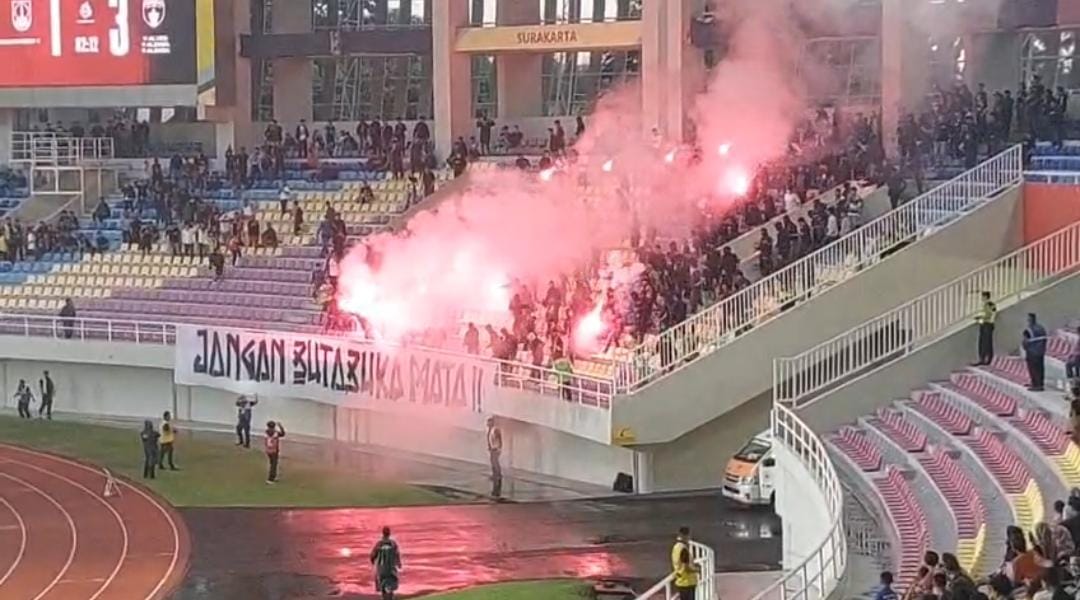 Polresta Solo Tertibkan 23 Suporter Persis, Kedapatan Bawa Flare, Petasan, dan Miras