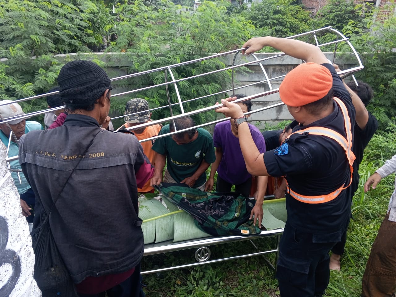 Ditinggal Betulin Panci, Anak Berkebutuhan Khusus Tertamper KA di Jalan Stasiun Mangkang-Jerakah