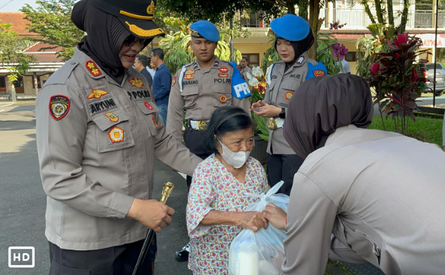 Antrian Mengular, Polres Salatiga Sediakan 400 Paket Tebus Murah untuk Warga Salatiga