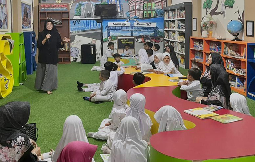 Anak KB/TK Al Irsyad Tegal Kunjungi Perpustakaan Daerah ‎