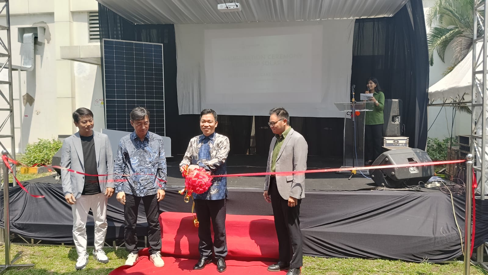 Ramah Lingkungan, Pabrik Pakan Ternak asal Korea di Batang Pasang Solar Panel