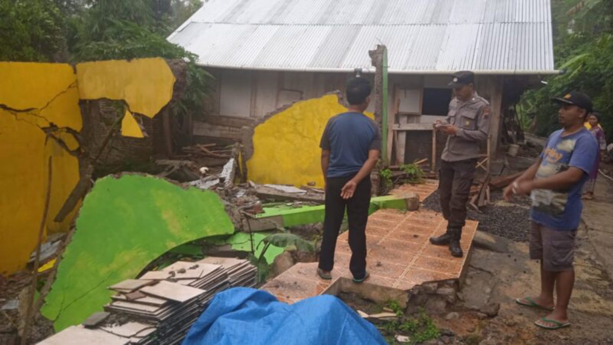 Polisi Cek Tanah Bergerak di Desa Gumelar Wonosobo, Kerugian Capai Puluhan Juta