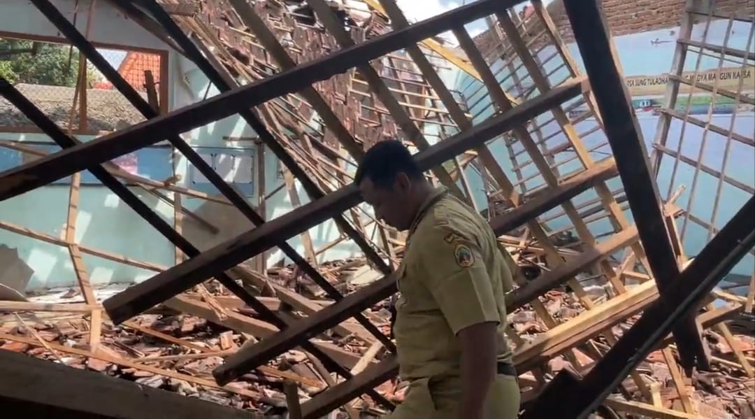 Kondisi SDN Mencon Pati Merana, KBM Dipindahkan di Rumah Warga dan Balai Desa