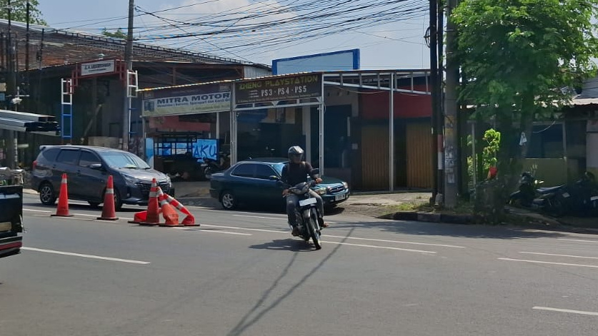 Dishub Perketat Pengawasan Pembatas Jalan Kedungmundu, Praktik “Pak Ogah” Disorot