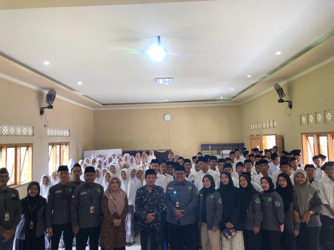 DEMA IBN Tegal Sosialisasi Bimbingan Pranikah di Pondok Pesantren 