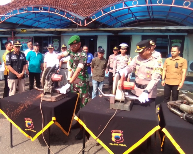 Polres Tegal Musnahkan Ratusan Knalpot Brong Hasil Razia