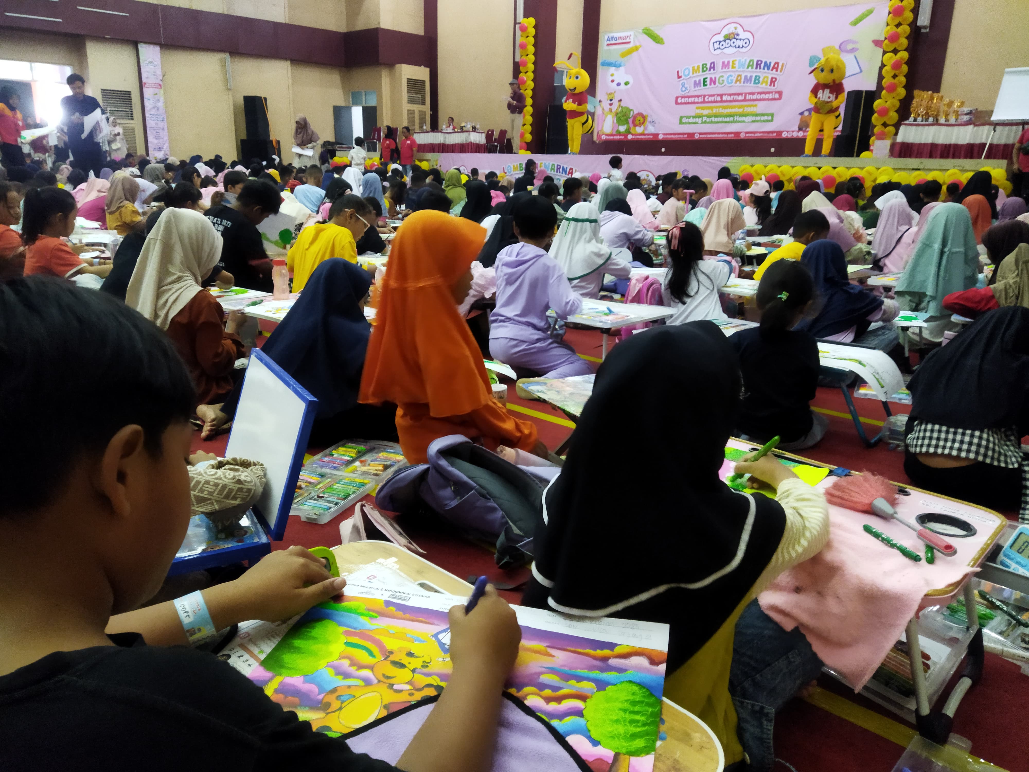 1.000 Anak Antusias Ikuti Lomba Mewarnai Alfamart-Kodomo di Tegal ‎