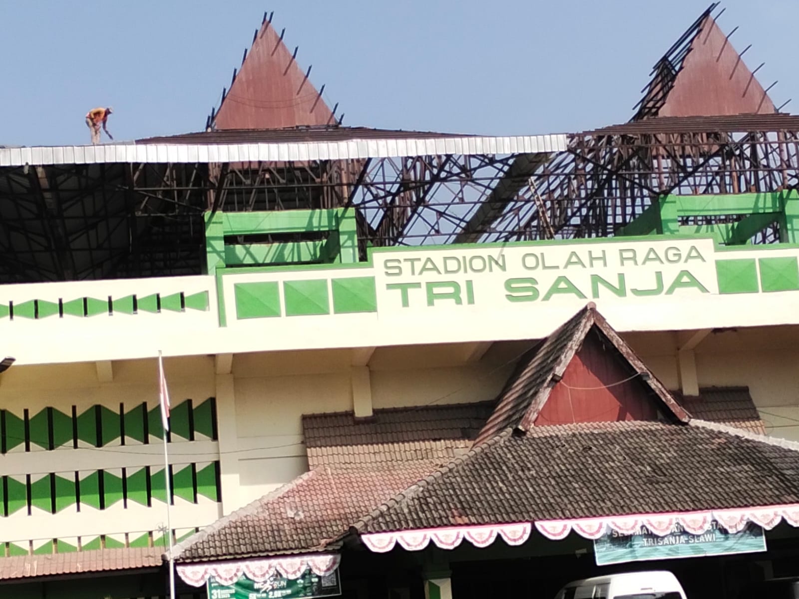 Revitalisasi Stadion  Trisanja Slawi Dikebut