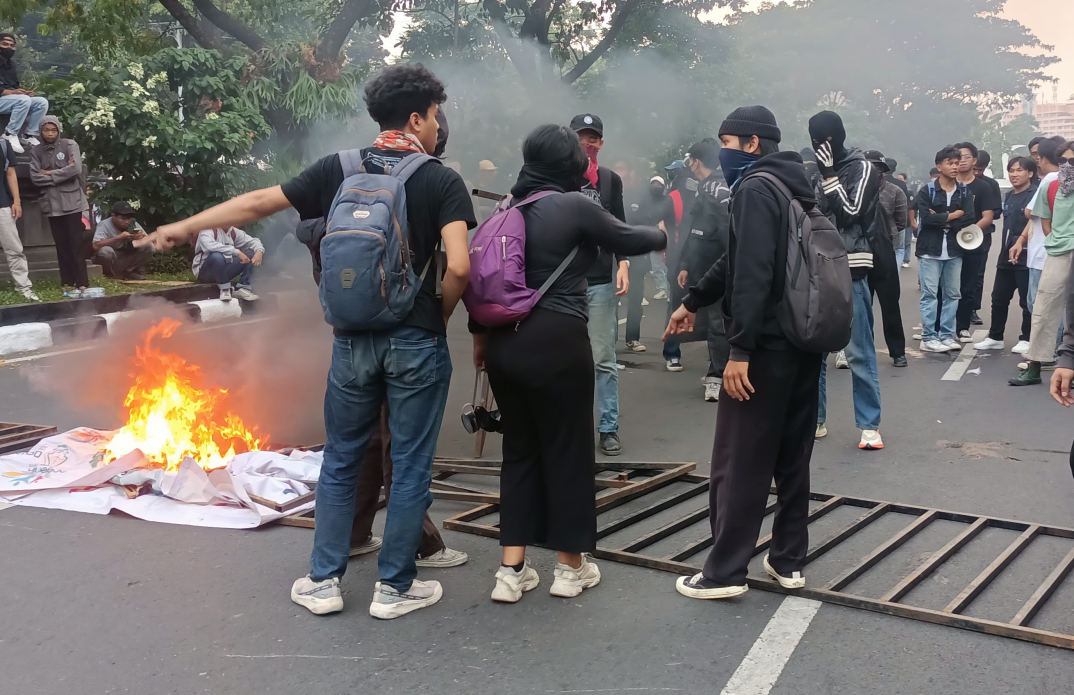Polisi Bubarkan Kelompok Anarko Demi Lindungi Aksi Damai Buruh di May Day Semarang