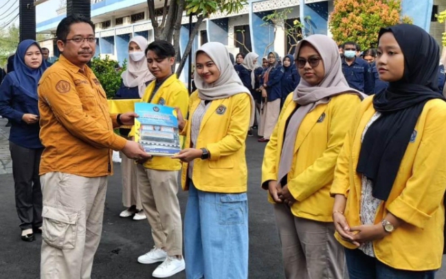 50 Mahasiswa UPS Tegal Terima Beasiswa 