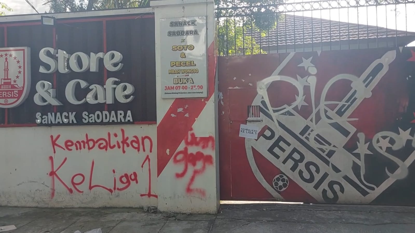 Persis Solo Legawa Aksi Vandalisme Suporter Sebagai Bentuk Kekecewaan