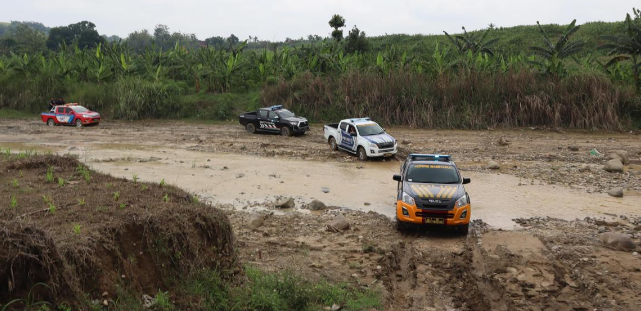 Tinjauan Desa Terjauh, Kapolres dan Wakil Bupati Sepakat Siapkan Armada Bagi Masyarakat Menuju TPS