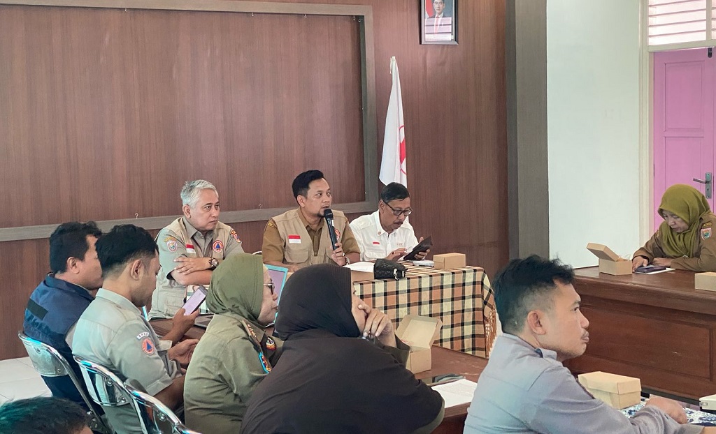 BPBD Batang Salurkan Bantuan Rp191 Juta untuk 64 Rumah Rusak Karena Bencana