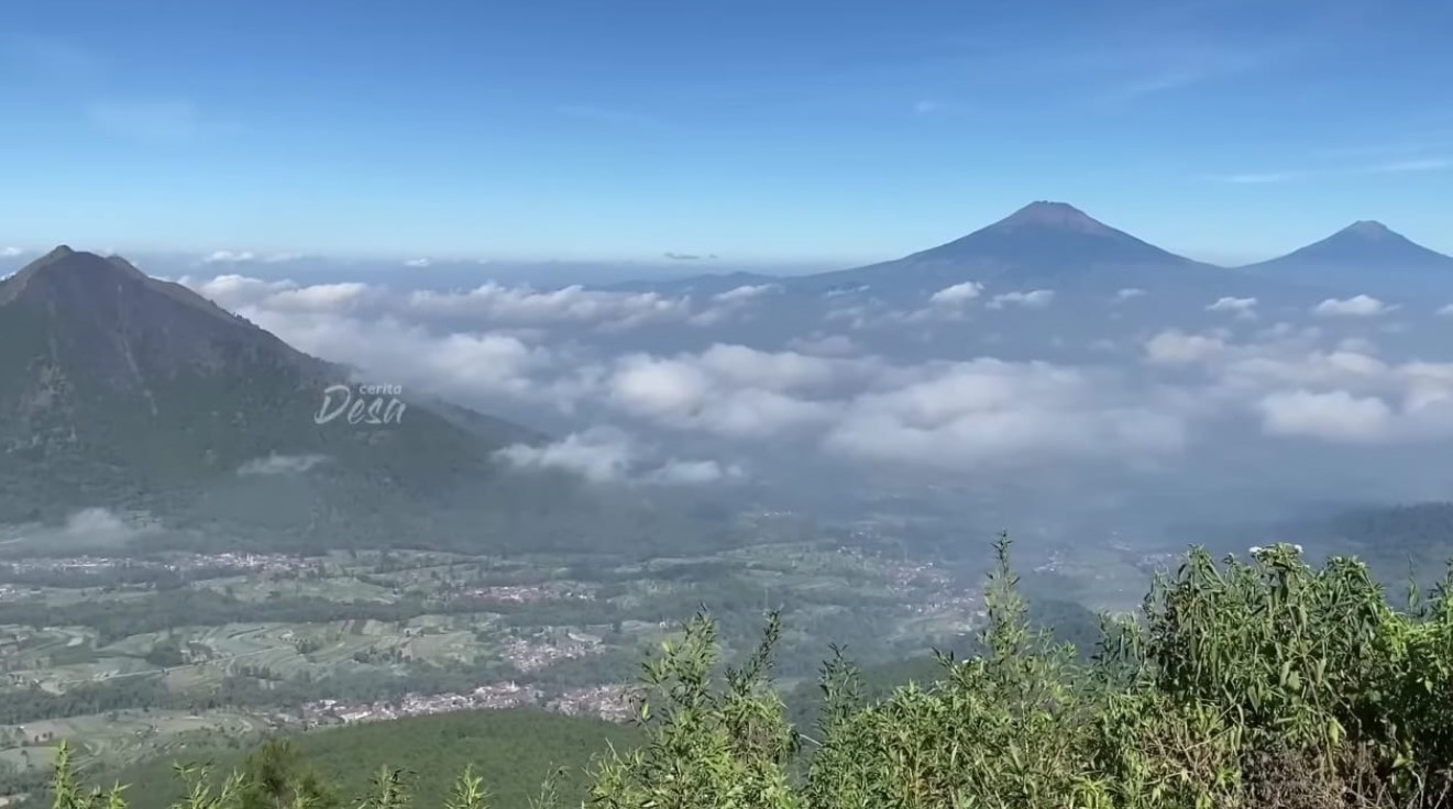 Menikmati Keindahan Alam di Puncak Gunung Telomoyo dengan View 5 Gunung Sekaligus!