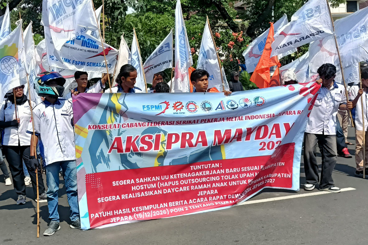 Buruh FSPMI Jateng Demo di DPRD, Tuntut Hapus Outsourcing dan Upah Murah