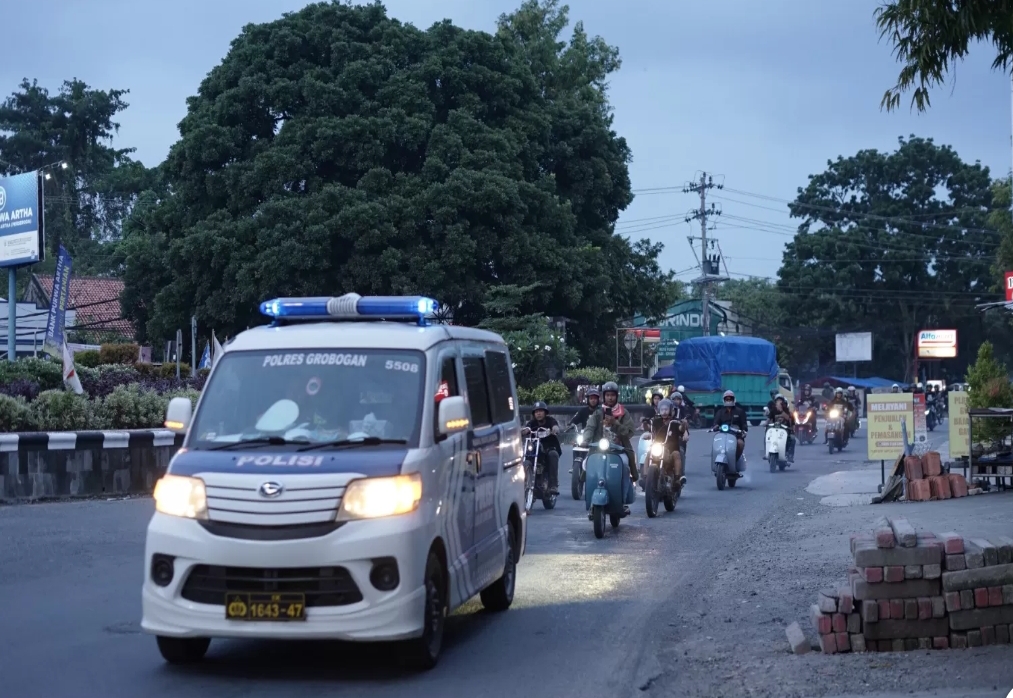 Gandeng Komunitas, Sat Lantas Grobogan Galang Donasi untuk Korban Bencana Sumatera