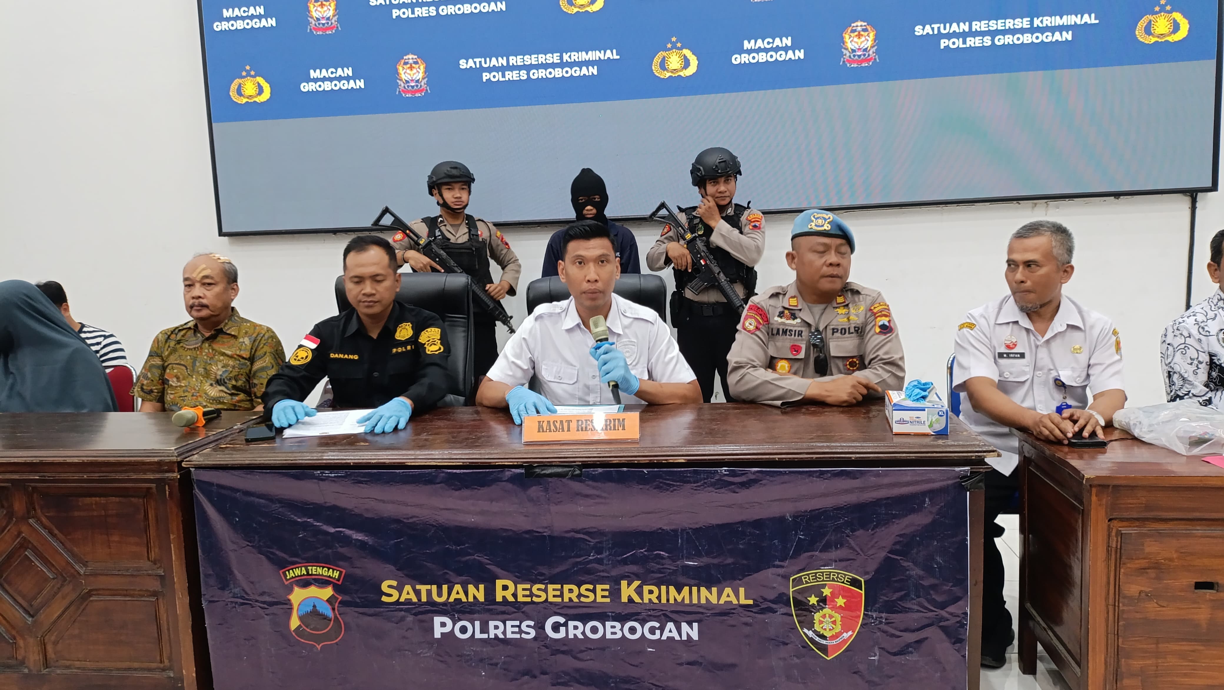 Begini Kronologi Seorang Pencuri Hajar Kepala SDN 2 Penawangan Grobogan