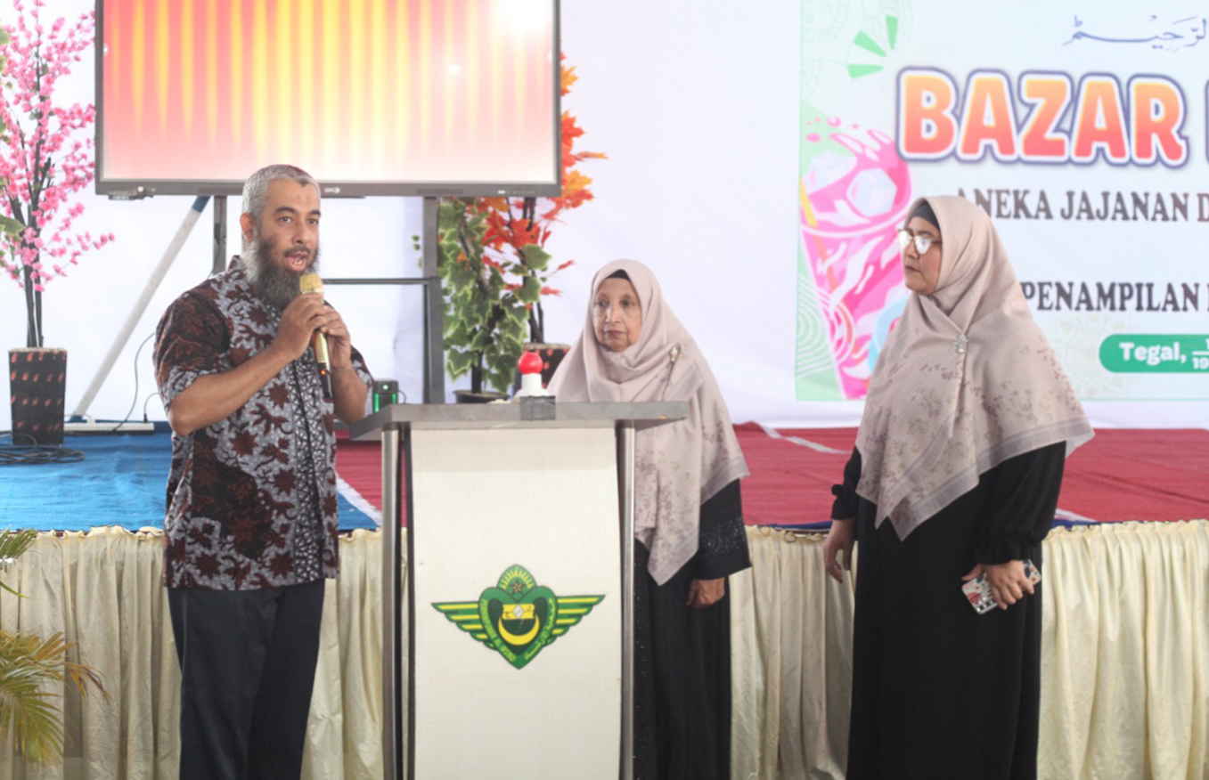 Bazar Kuliner Ummahat Semarak, Siswa Al Irsyad Tampil Memukau ‎