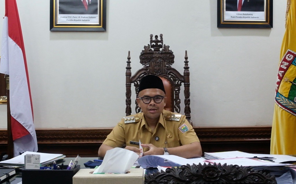 Bupati Batang Bakal Copot Kepala OPD Berapor Merah