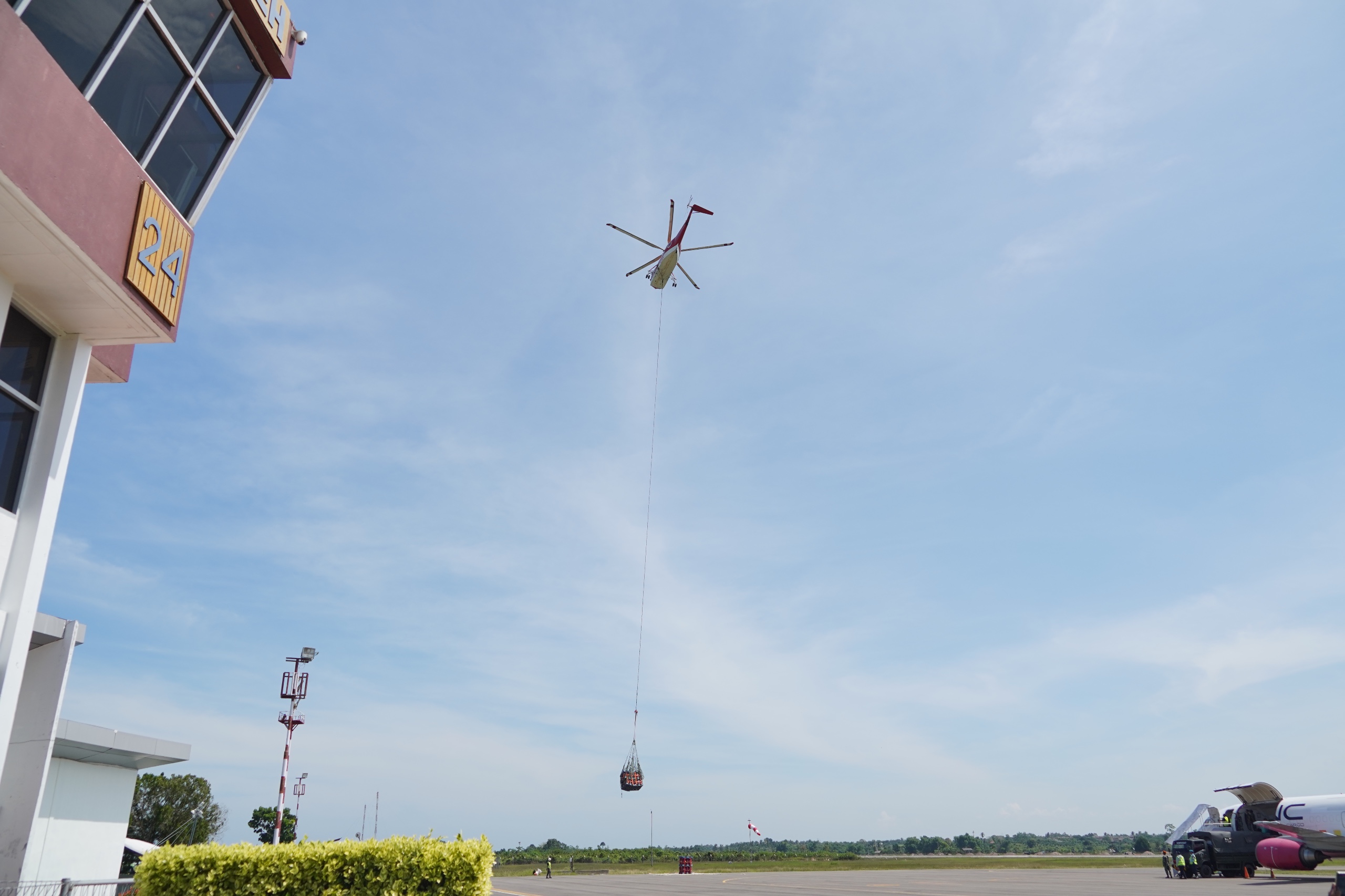 Gerak Cepat Pasok LPG ke Daerah Bener Meriah, Pertamina Gunakan Metode Sling Load 