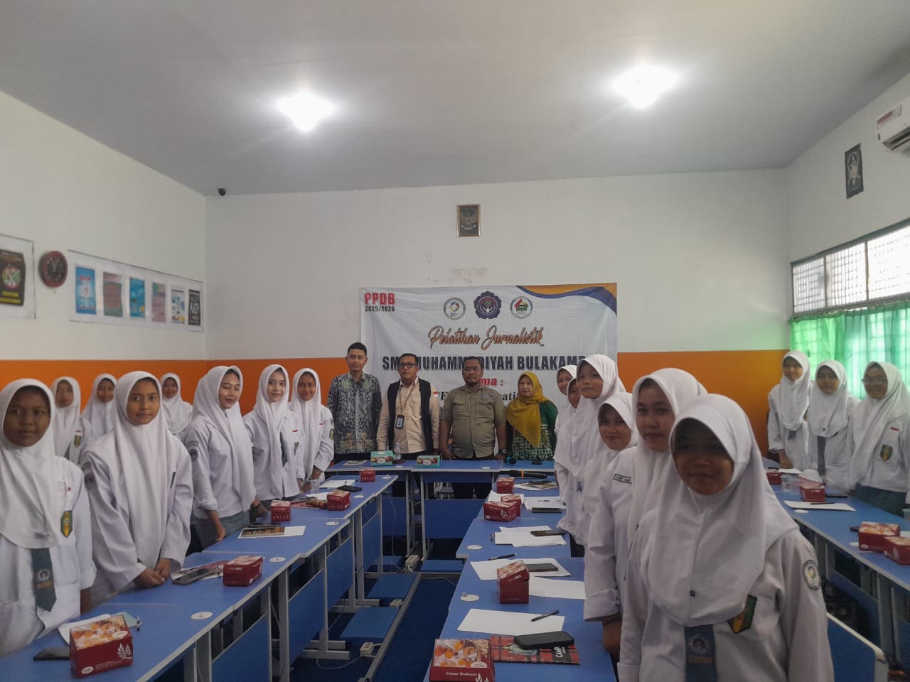 Siswa-siswi SMK Muhammadiyah Bulakamba Brebes Dilatih Jurnalistik