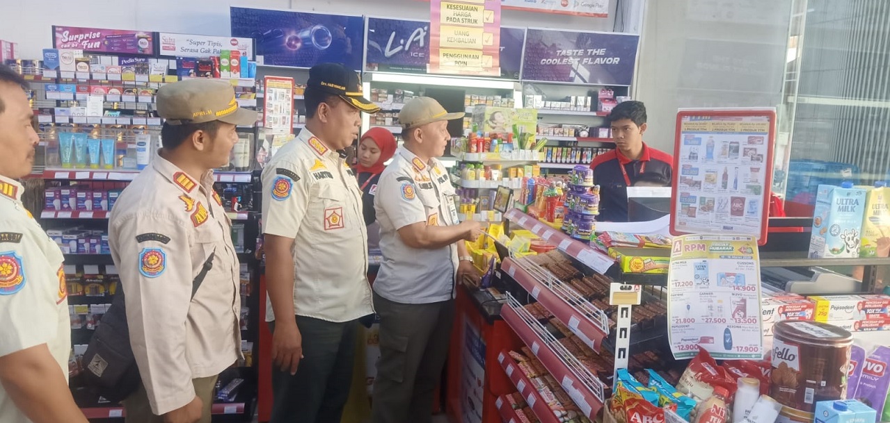 Satpol PP Batang Keliling Minimarket, Pastikan Tak Buka 24 Jam  