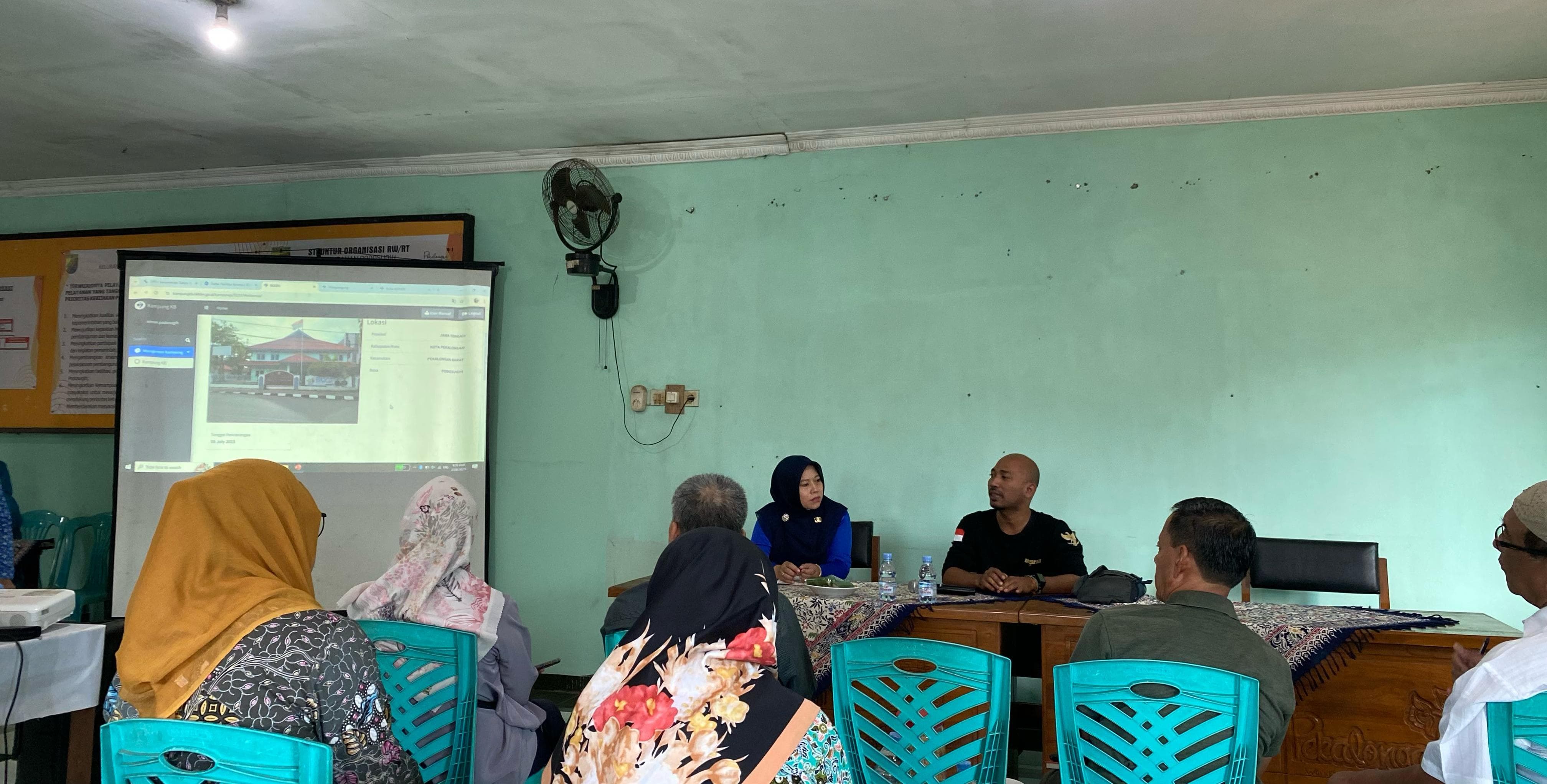 Buat Website, Kelurahan Podosugih Siap Hadapi Lomba Kampung KB Kota Pekalongan 2025