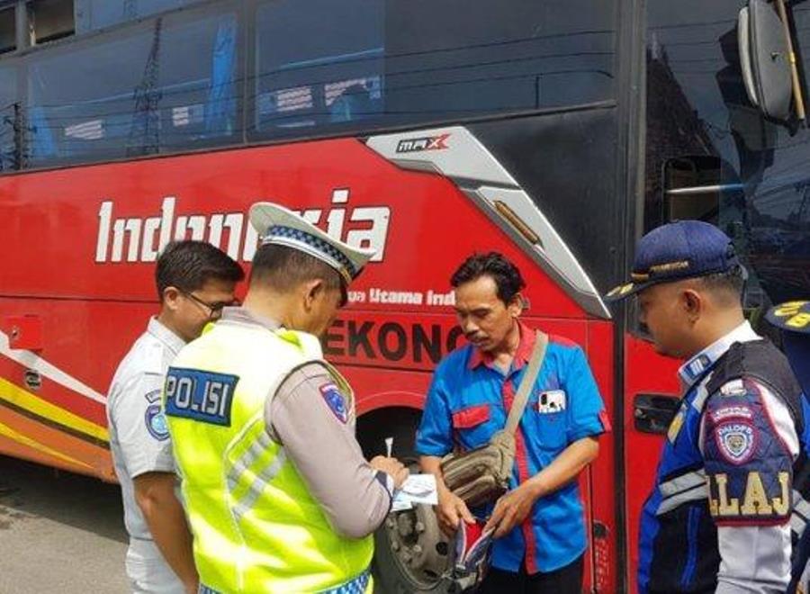 Ramp Check Persiapan Nataru, Belasan Pengemudi Bus di Rembang juga Dilakukan Tes Urine