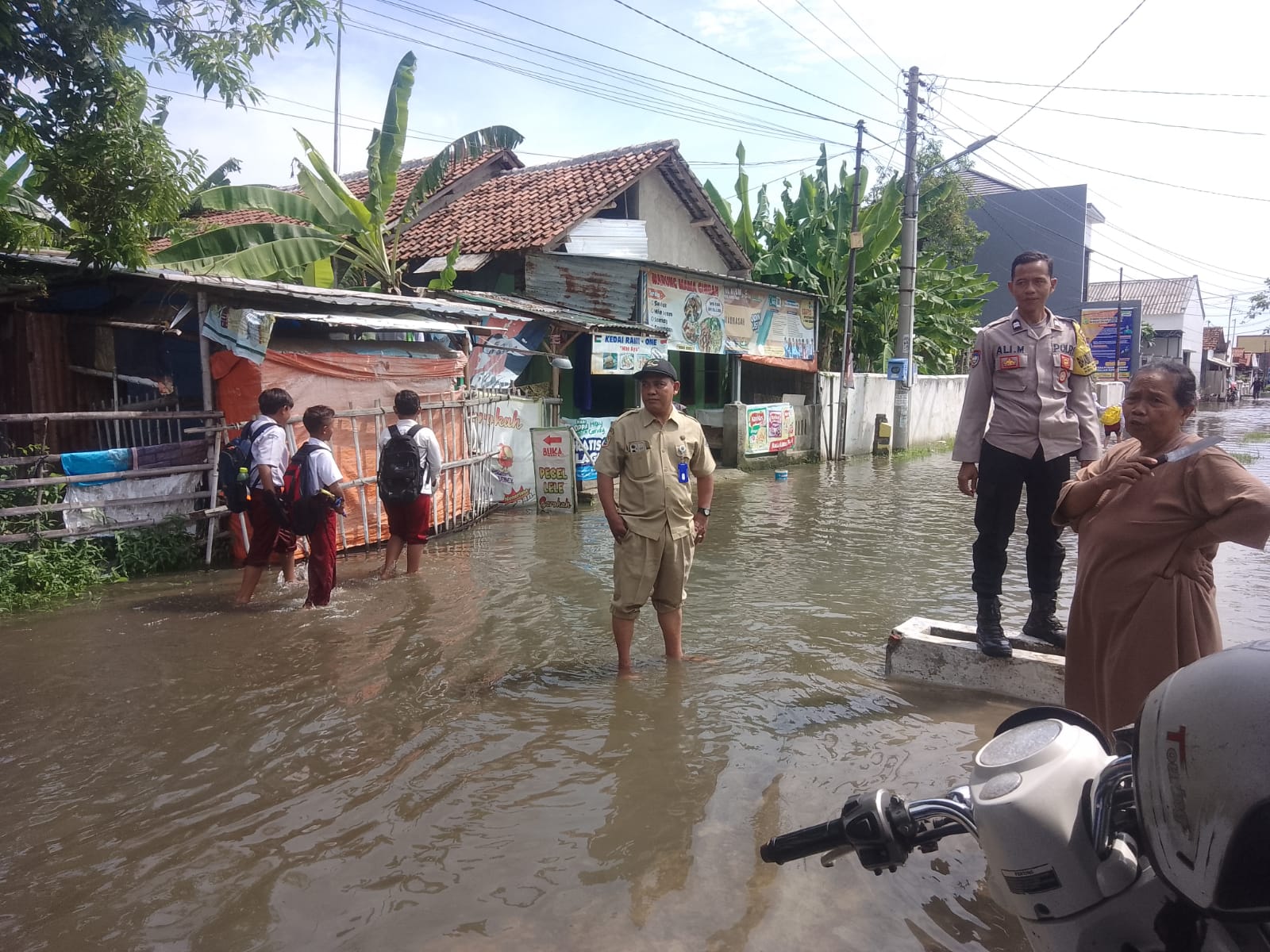 Hujan Dini Hari, Dua Kecamatan Terendam Banjir Genangan