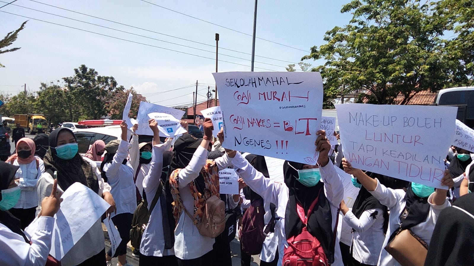 Tuntut Keadilan Formasi P3K, Tenaga Kesehatan Honorer Blokade Pantura Brebes