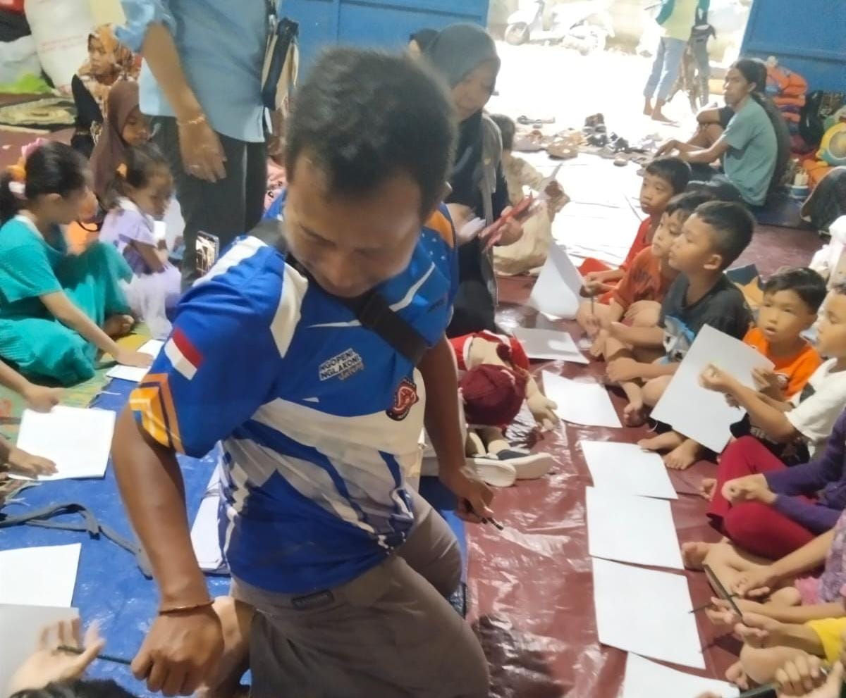 Tagana Beri Layanan Dukungan Psikososial Penyintas Tanah Bergerak di Padasari Tegal 