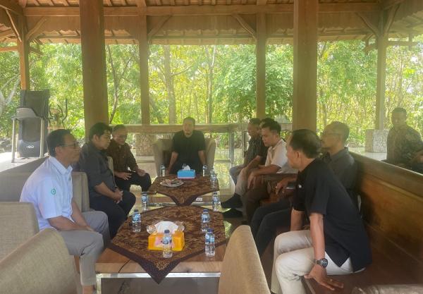 Serap Hasil Panenan Tebu 4 Mitra, Perhutani KPH Purwodadi Kerja Sama dengan PT GMM Blora