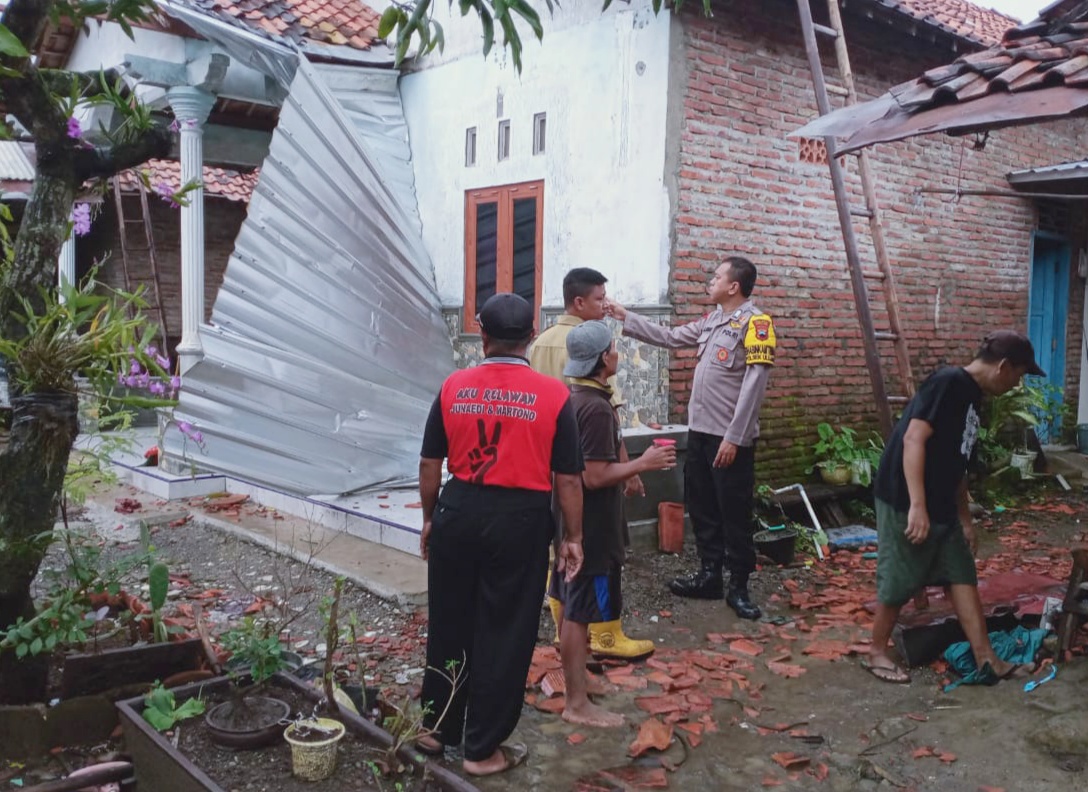 Disapu Puting Beliung, 14 Rumah Di Pemalang Rusak