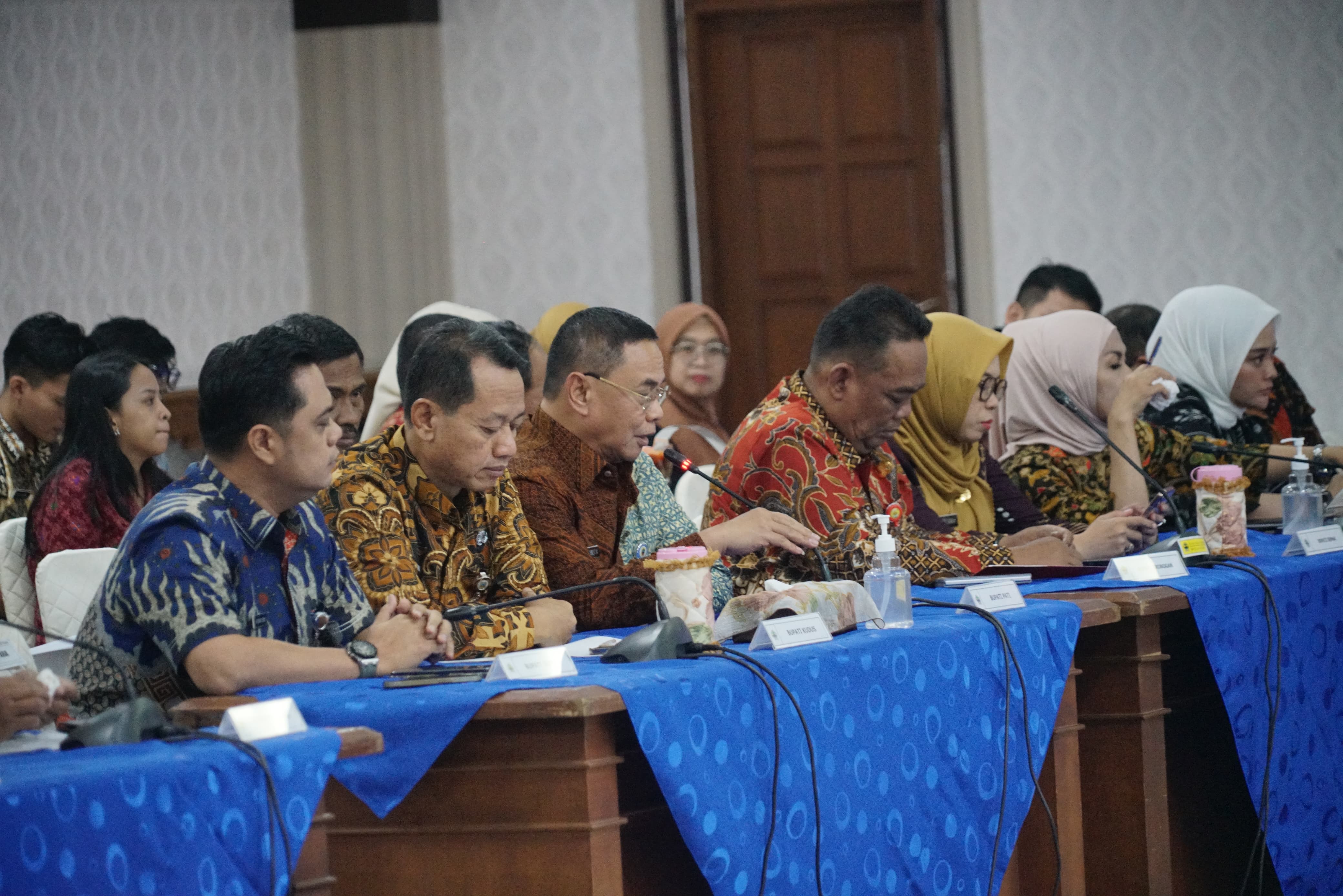 Bupati Sudewo Pantau Kinerja Bulog Serap Panen Petani Pati