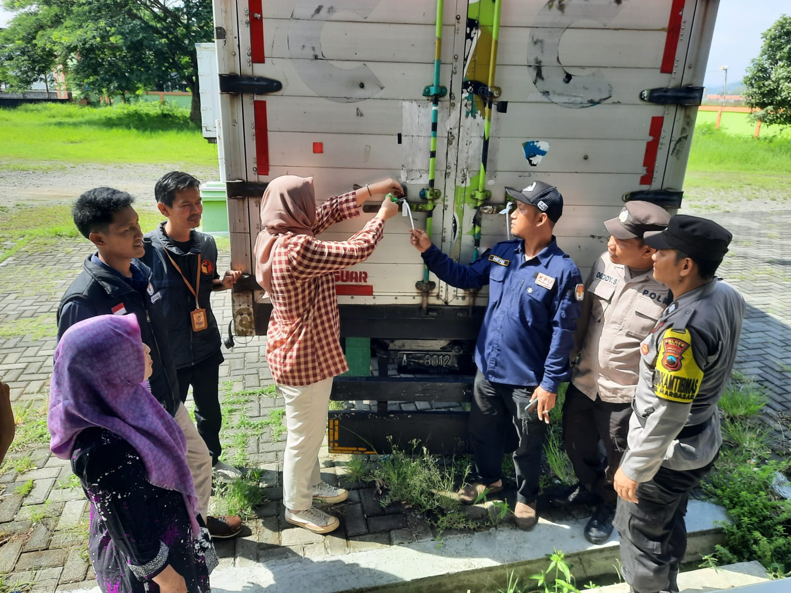 Polres Tegal Awasi Distribusi Logistik Pilkada 