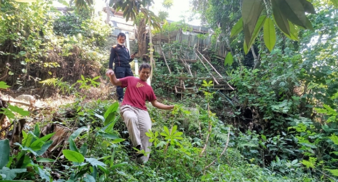 Lima Rumah Terancam Ambruk Gegara Tebing Sungai Sibebek Longsor